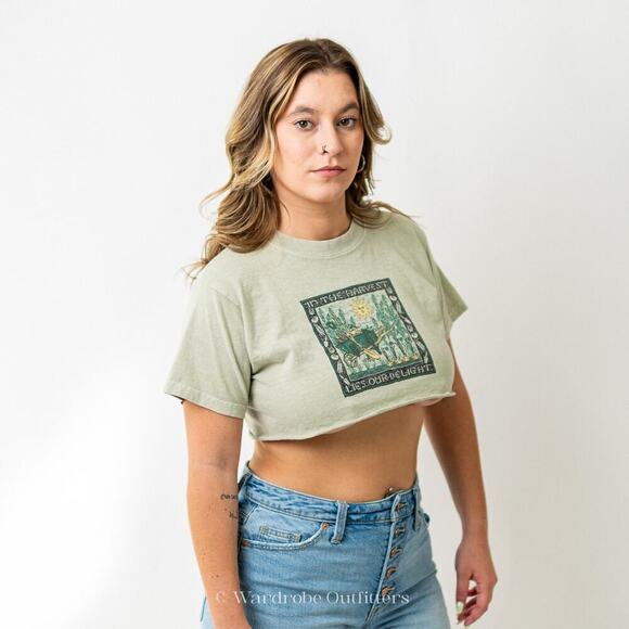 Cottagcore x Fairycore Cropped Tee Shirt - Picture 3 of 9